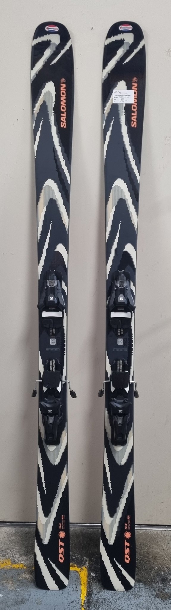 Brand New Demo Salomon QST 94 Black + Demo Binding 180cm - Snowride Sports