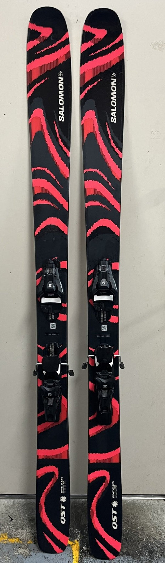 Ex-Demo Salomon QST 106 + Strive 13 Demo Binding 181cm - Snowride Sports