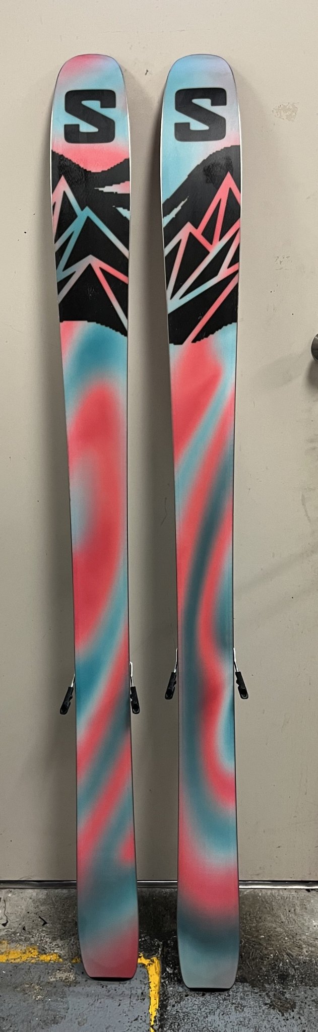 Ex-Demo Salomon QST 106 + Strive 13 Demo Binding 181cm - Snowride Sports