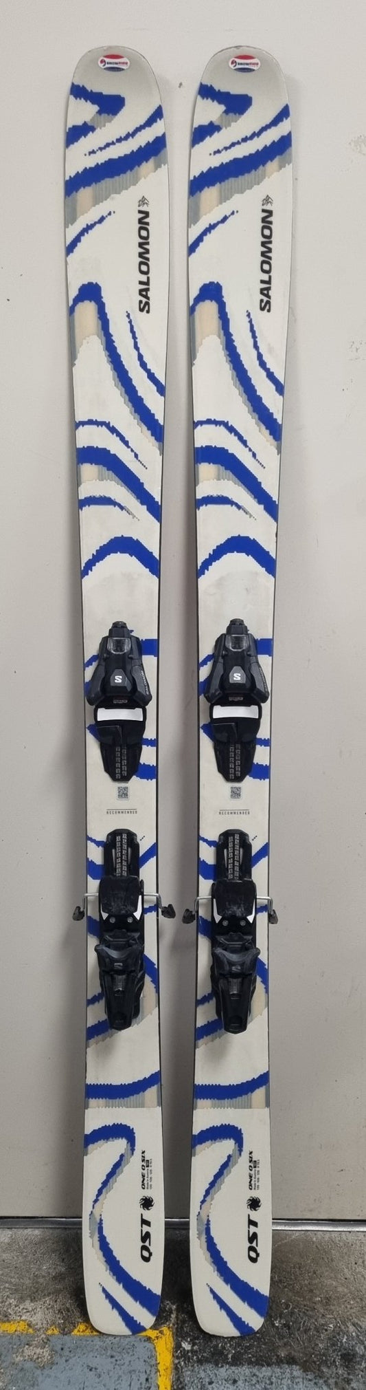 Ex - demo: Salomon QST 106 / Strive 13 Demo Binding (181cm) - Snowride Sports