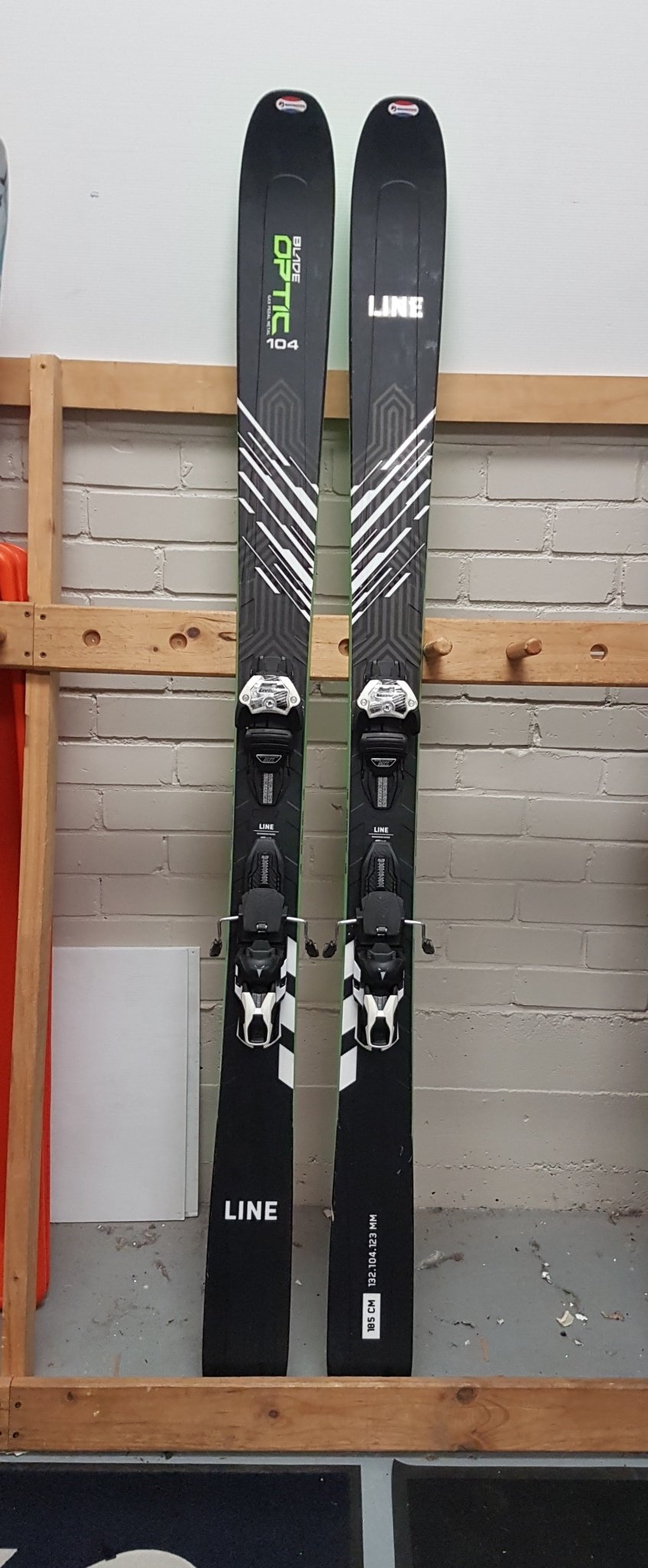 Ex-Demo: Line Blade Optic 104 (185cm)/Warden 13 Binding - Snowride Sports