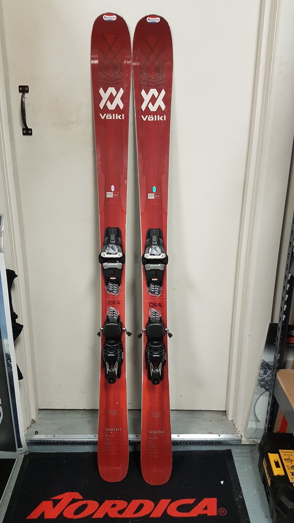 Ex-Demo: Volkl Kendo 88 (156 cm)/Marker Squire 11 Binding - Snowride Sports
